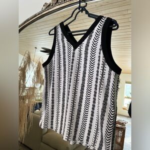 Loft Black and White Patterned Women's Top